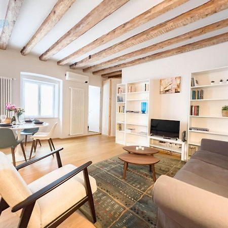Mazzini 9 Tirabora Short Rent Διαμέρισμα Τεργέστη Εξωτερικό φωτογραφία